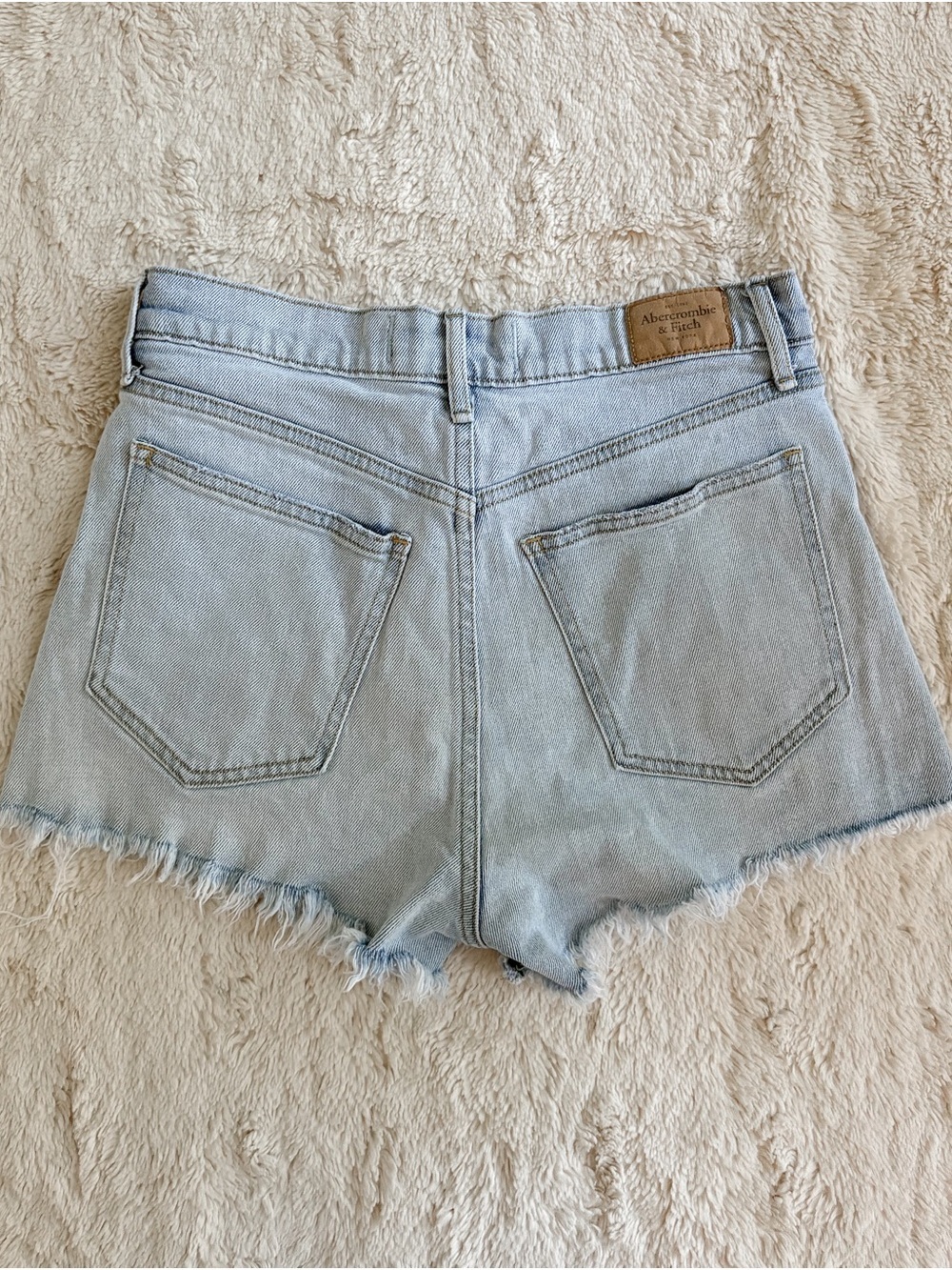 Abercrombie & Fitch Vintage Y2K High Rise Distressed Denim Shorts Size 26 - Picture 3 of 4